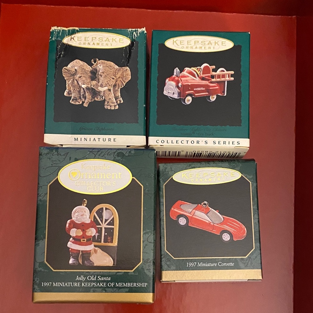 Hallmark Keepsake Ornaments Set - Green and Red